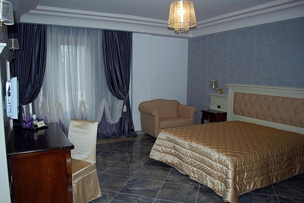 Regina Di Saba - Hotel Villa Per Ricevimenti Гроттаминарда Номер фото